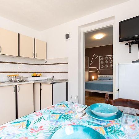 Apartment Linda Vrbnik  Esterno foto